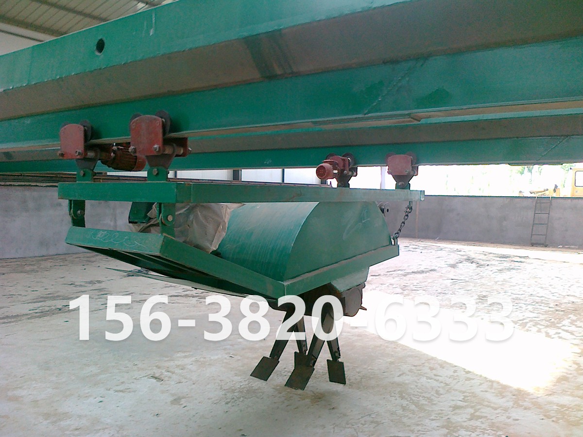 堆肥發(fā)酵翻堆機(jī)